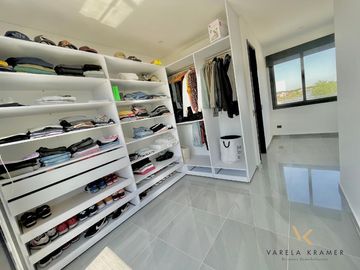 VENTA CASA SAN SEBASTIAN AREA 11