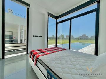 VENTA CASA SAN SEBASTIAN AREA 11