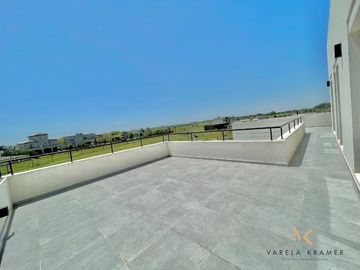 VENTA CASA SAN SEBASTIAN AREA 11