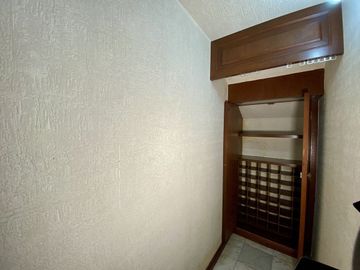 Venta de Casa con jardín privado en calle cerrada