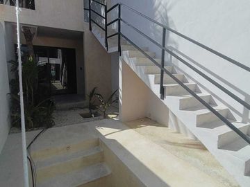 Venta de casa residencial de 2 Habitaciones con piscina en García Gineres