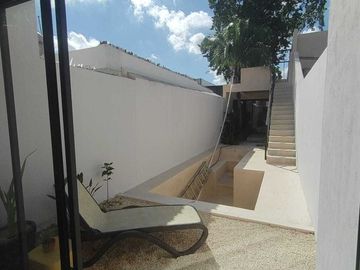 Venta de casa residencial de 2 Habitaciones con piscina en García Gineres