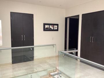 VENTA CASA EN CERRADA-PARQUES  HERRADURA vigilancia