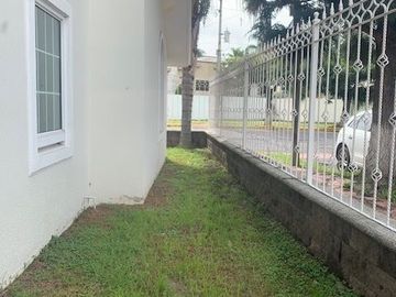 HERMOSA CASA ESTILO CALIFORNIANO