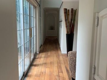 HERMOSA CASA ESTILO CALIFORNIANO