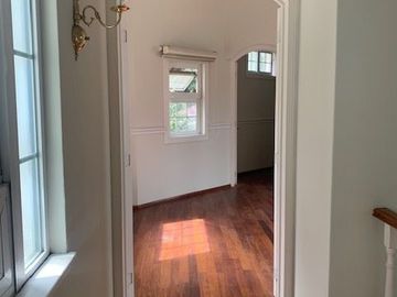 HERMOSA CASA ESTILO CALIFORNIANO