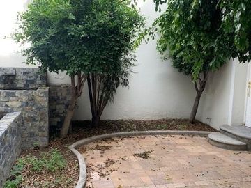 HERMOSA CASA ESTILO CALIFORNIANO