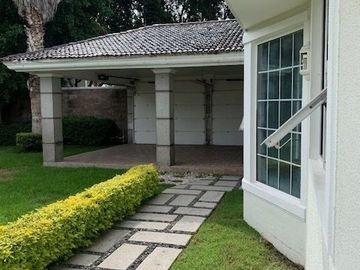 HERMOSA CASA ESTILO CALIFORNIANO