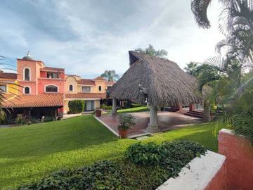 Casa  con alberca común, de 2 recámaras