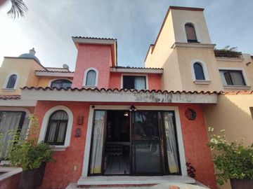 Casa  con alberca común, de 2 recámaras