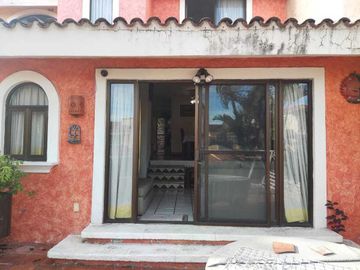Casa  con alberca común, de 2 recámaras