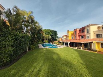Casa  con alberca común, de 2 recámaras