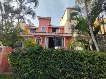 Casa  con alberca común, de 2 recámaras