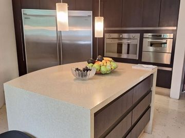 Hermosa casa en Venta y renta en Real del country, Bosque Real