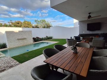 Casa en venta Mérida Yucatán, Privada Parque Natura