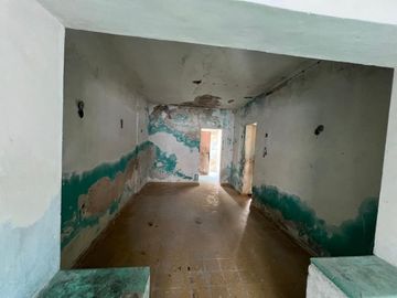 CASA A REMODELAR EN VENTA UBICADA EN EL CENTRO DE MERIDA.
