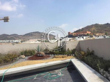 Penthouse en Venta/Renta en Conjunto Arboro