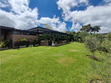 7551568 Venta Casa en Envigado sector Alto de las Palmas