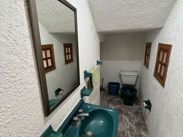 CASA CON ALBERCA EN PRIVADA ZONA ORIENTE
