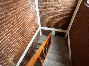 CASA CON ALBERCA EN PRIVADA ZONA ORIENTE