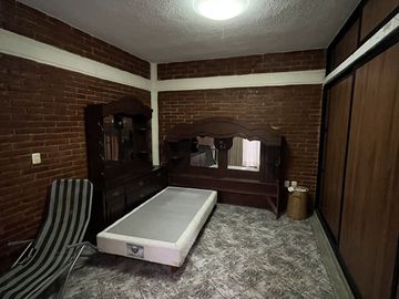 CASA CON ALBERCA EN PRIVADA ZONA ORIENTE