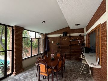 CASA CON ALBERCA EN PRIVADA ZONA ORIENTE