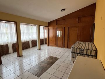 CASA CON ALBERCA EN PRIVADA ZONA ORIENTE