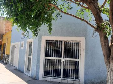 CASA DUPLEX UBICADA EN ESQUINA EN VENTA EN COLONIA LA LOMA GUADALAJARA
