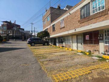 VENDO CASA DÚPLEX EN CONDOMINIO, EN BULEVARES DEL LAGO, NICOLAS ROMERO.