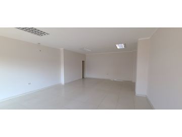 Renta de locales comerciales en la av. Flavio Reyes Manta.