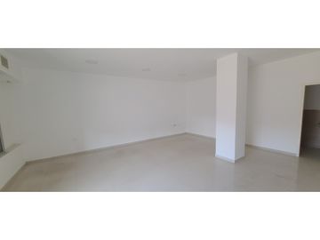 Renta de locales comerciales en la av. Flavio Reyes Manta.