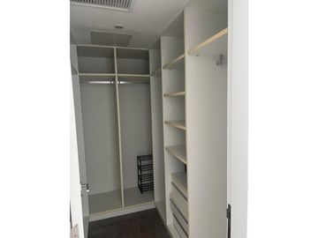 VENDO APARTAMENTO AMOBLADO EN AVENIDA BALBOA PH YOO (10)