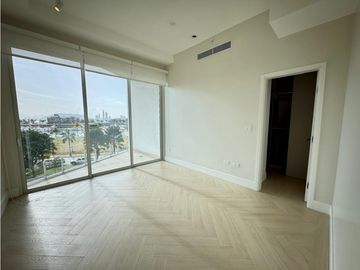 APARTAMENTO OCEAN REEF ISLAND linea blanca  2 isla 3 REC 245M2 MLD