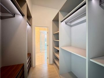 APARTAMENTO OCEAN REEF ISLAND linea blanca  2 isla 3 REC 245M2 MLD