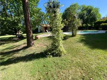 VENDO CHALET CON AMPLIO TERRENO EN CHACRAS DE CORIA LUJAN DE CUYO