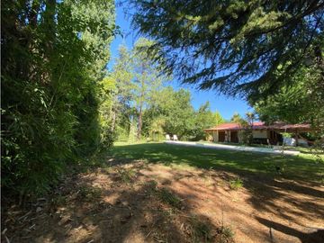 VENDO CHALET CON AMPLIO TERRENO EN CHACRAS DE CORIA LUJAN DE CUYO