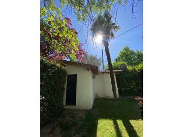 VENDO CHALET CON AMPLIO TERRENO EN CHACRAS DE CORIA LUJAN DE CUYO