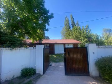 VENDO CHALET CON AMPLIO TERRENO EN CHACRAS DE CORIA LUJAN DE CUYO