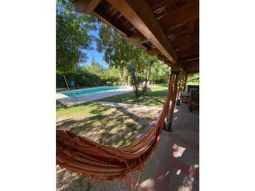 VENDO CHALET CON AMPLIO TERRENO EN CHACRAS DE CORIA LUJAN DE CUYO