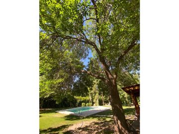 VENDO CHALET CON AMPLIO TERRENO EN CHACRAS DE CORIA LUJAN DE CUYO