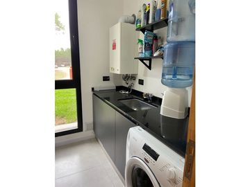 CASA  MINIMALISTA BARRIO PRIVADO PIONEROS en ALQUILER
