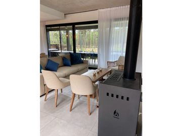 CASA  MINIMALISTA BARRIO PRIVADO PIONEROS en ALQUILER