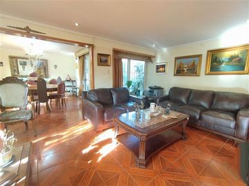 Casa en Venta en Metro Fernando Castillo Velasco