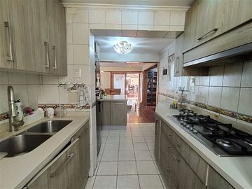Casa en Venta en Metro Fernando Castillo Velasco