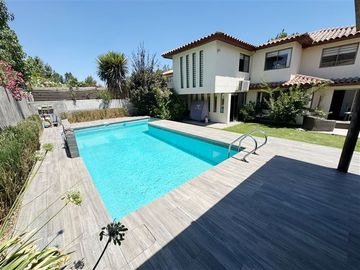 Casa en Venta en Impecable ! Fuera de condominio!!