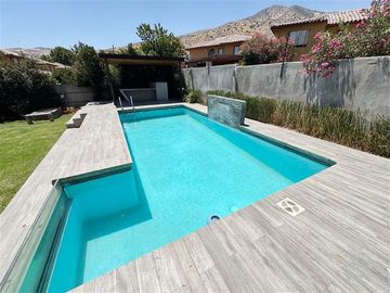 Casa en Venta en Impecable ! Fuera de condominio!!