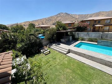 Casa en Venta en Impecable ! Fuera de condominio!!