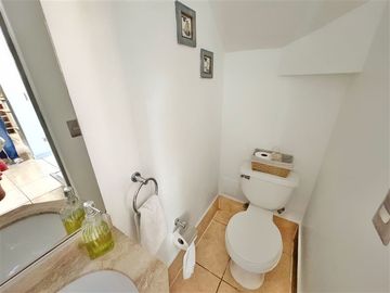Casa en Venta en Impecable ! Fuera de condominio!!