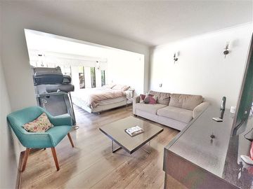 Casa en Venta en Impecable ! Fuera de condominio!!