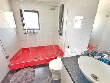 Casa en Venta en Impecable ! Fuera de condominio!!